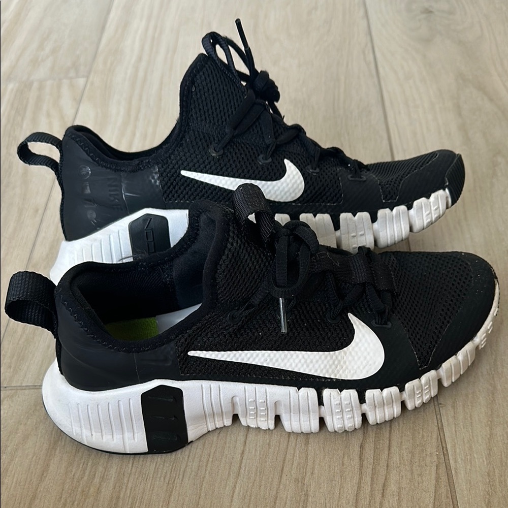 Unisex Nike Metcon 3 Training Shoes Black/White